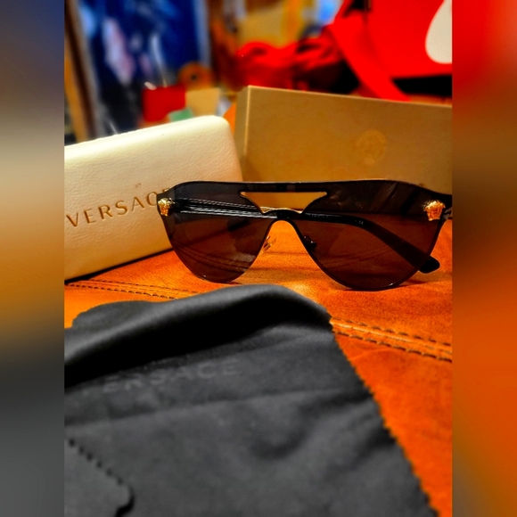 Versace aviator